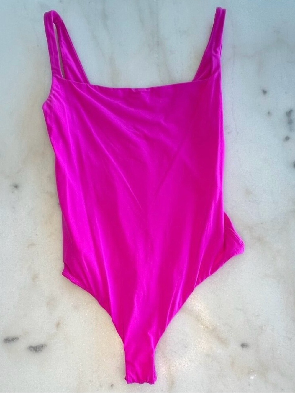 SKIMS FITS EVERYBODY SQUARE NECK BODYSUIT | FUCHSIA
